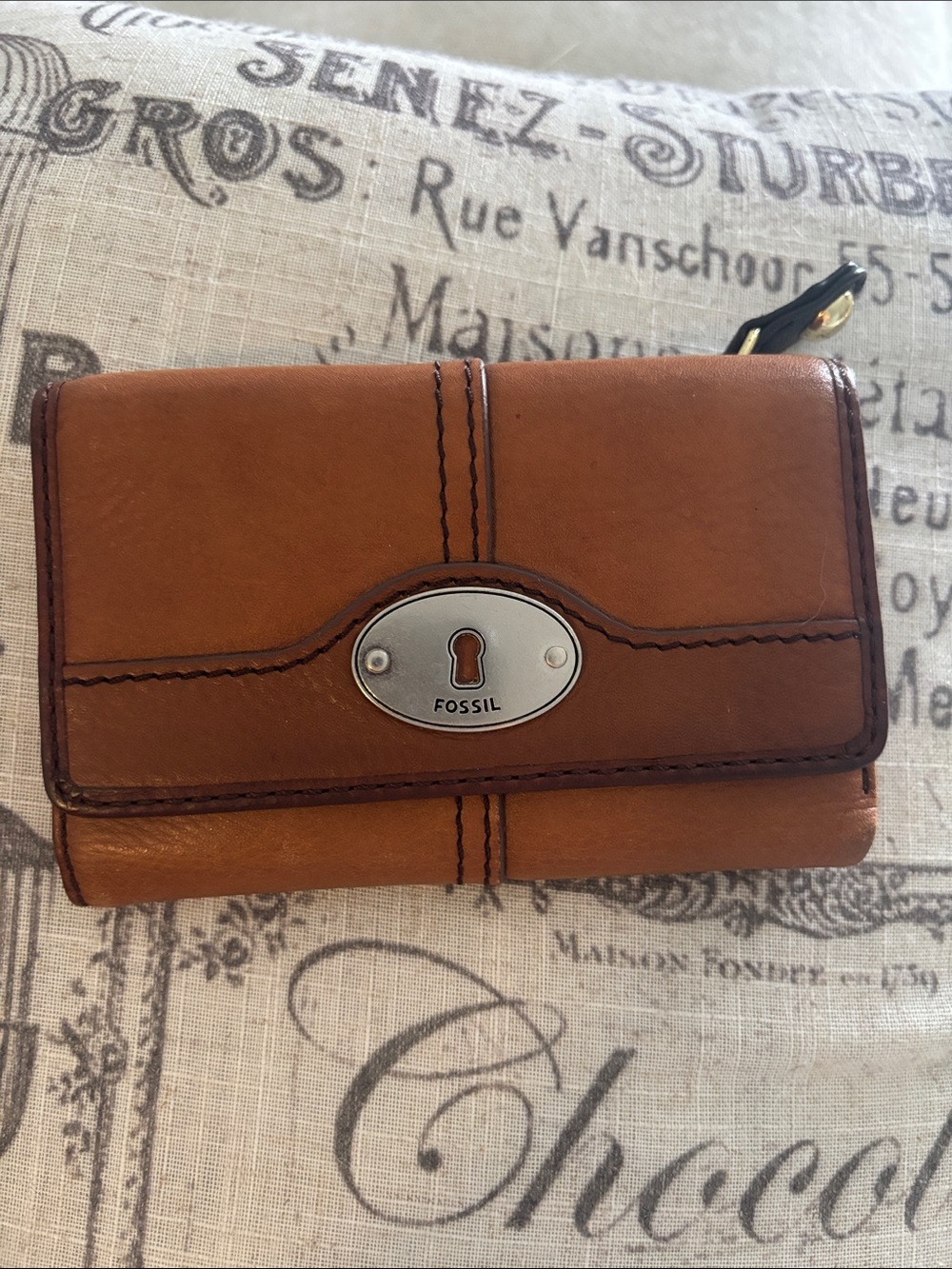 Fossil Brown Leather Trifold Wallet with Keyhole Plate